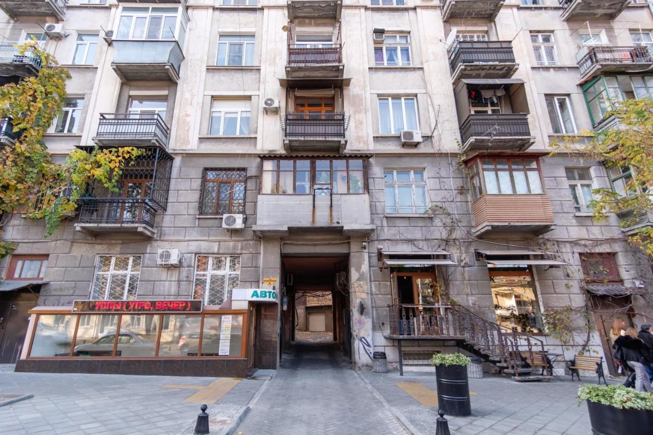 Studio Near Deribasovskaya Odessa Exteriör bild